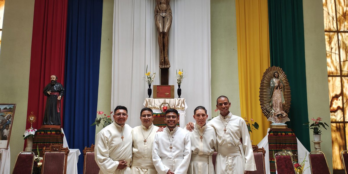 Profesión religiosa en el noviciado de América
