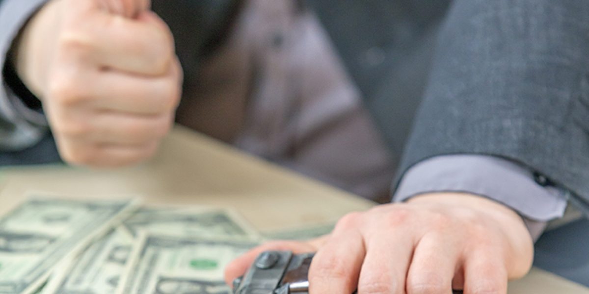 Las armas y el dinero pretenden dominar